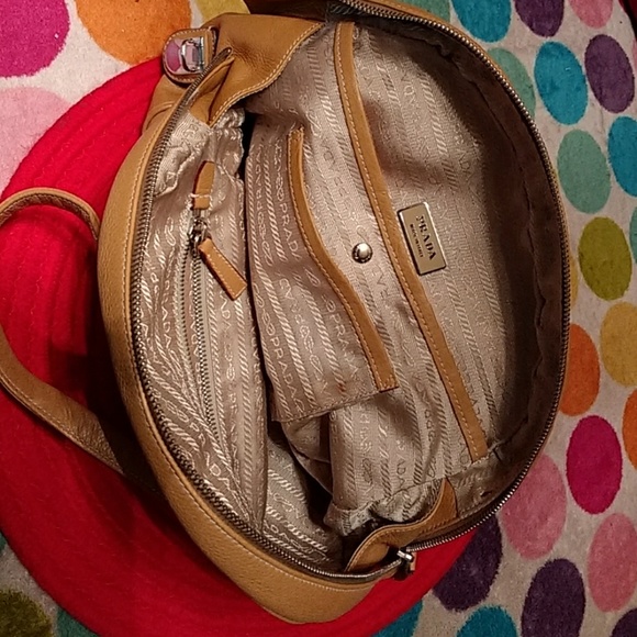 Authentic NWOT Prada yellow soft leather bag. - Picture 7 of 8